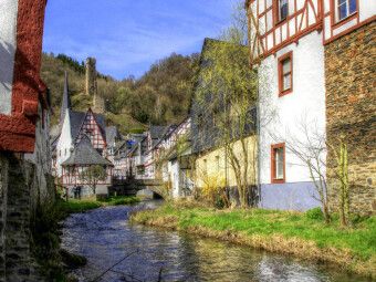 Produktbild: CALVENDO Puzzle Eine Perle in der Eifel - Monreal | 1000 Teile Lege-Gr&ouml;&szlig;e 64x48cm Foto-Puzzle f&uuml;r gl&uuml;ckliche Stunden