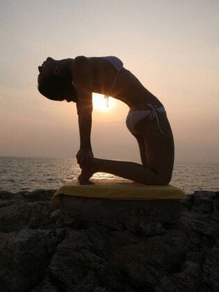 Produktbild: CALVENDO Puzzle Yoga K&ouml;rperformen | 1000 Teile Lege-Gr&ouml;&szlig;e 64x48cm Foto-Puzzle f&uuml;r gl&uuml;ckliche Stunden