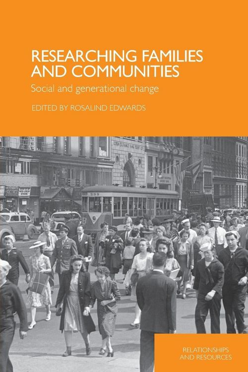 Produktbild: Researching Families and Communities