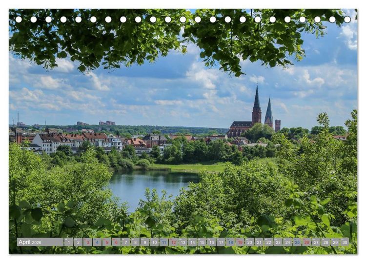 Produktbild: L&uuml;neburg - Eine mittelalterliche und romantische Hansestadt (Tischkalender 2026 DIN A5 quer), CALVENDO Monatskalender