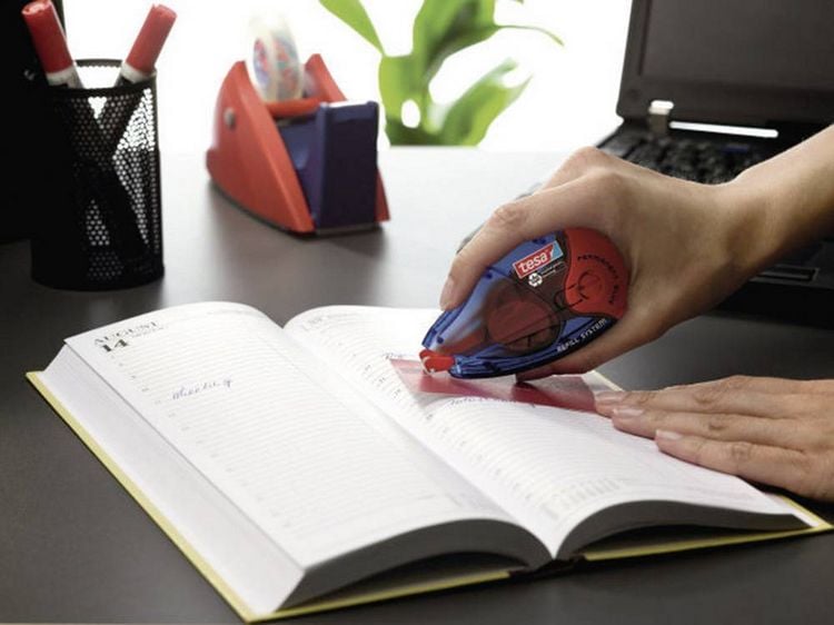 Produktbild: TESA&reg; Kleberoller ecoLogo&reg; Refill permanent Blister, Abroller