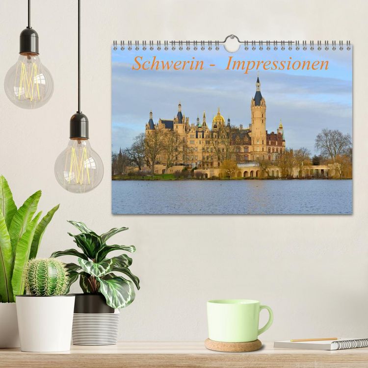 Produktbild: Schwerin - Impressionen (Wandkalender 2026 DIN A4 quer), CALVENDO Monatskalender