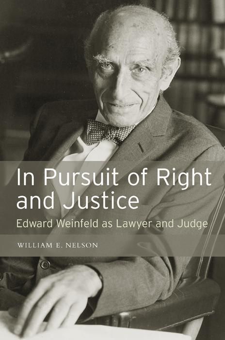 Produktbild: In Pursuit of Right and Justice