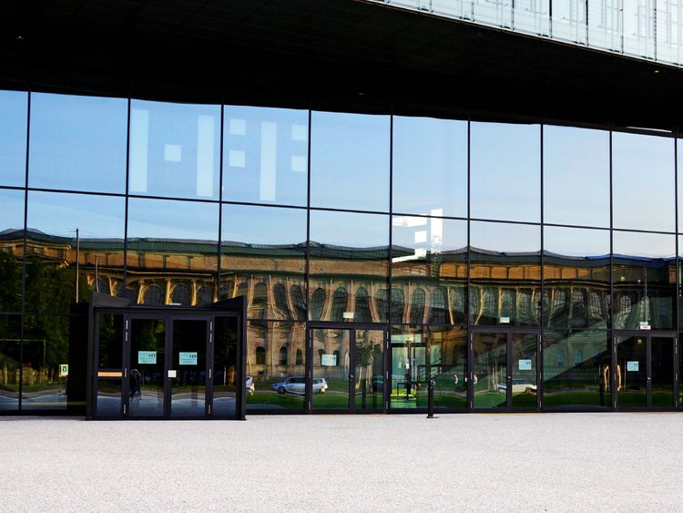 Produktbild: CALVENDO Puzzle Spiegelung: Alte Pinakothek 1000 Teile Lege-Gr&ouml;&szlig;e 64 x 48 cm Foto-Puzzle Bild von Martina Marten