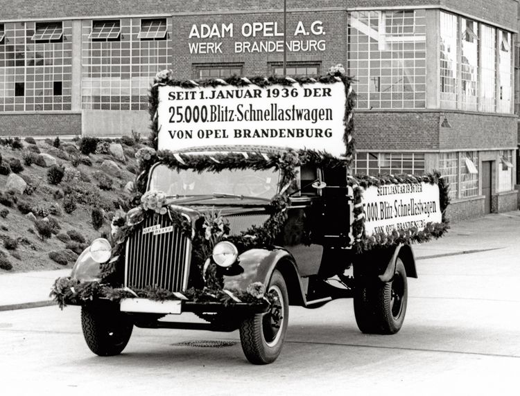 Produktbild: Jahrbuch Opel 2022