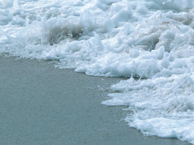 Produktbild: CALVENDO Puzzle Die Gischt am Strand 1000 Teile Lege-Gr&ouml;&szlig;e 64 x 48 cm Foto-Puzzle Bild von Youlia