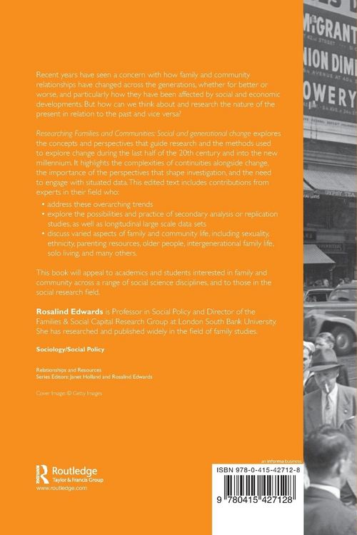 Produktbild: Researching Families and Communities