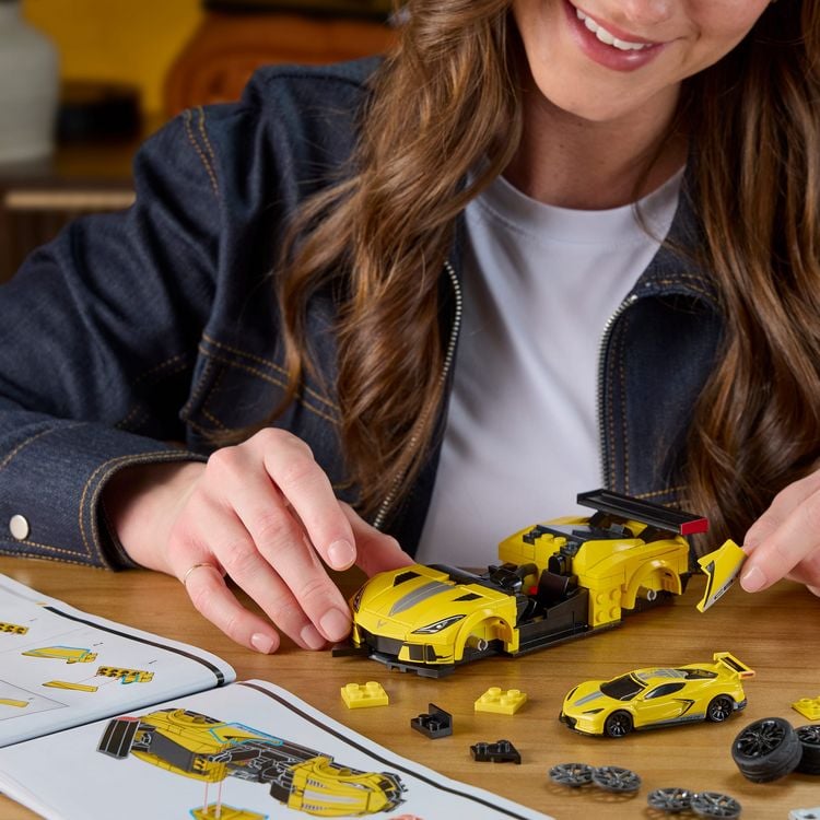 Produktbild: Mattel Brick Shop HW Sp Corvette.JKR19