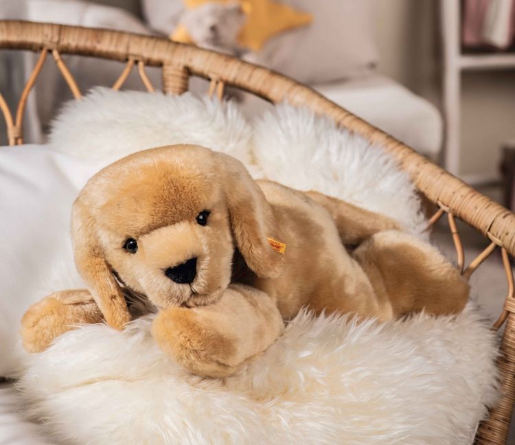 Produktbild: Steiff 067433 - Heavenly Hugs Henny Hund, mit F&uuml;llstoff mit Memory-Effekt, liegend, beige, Pl&uuml;sch, 50 cm