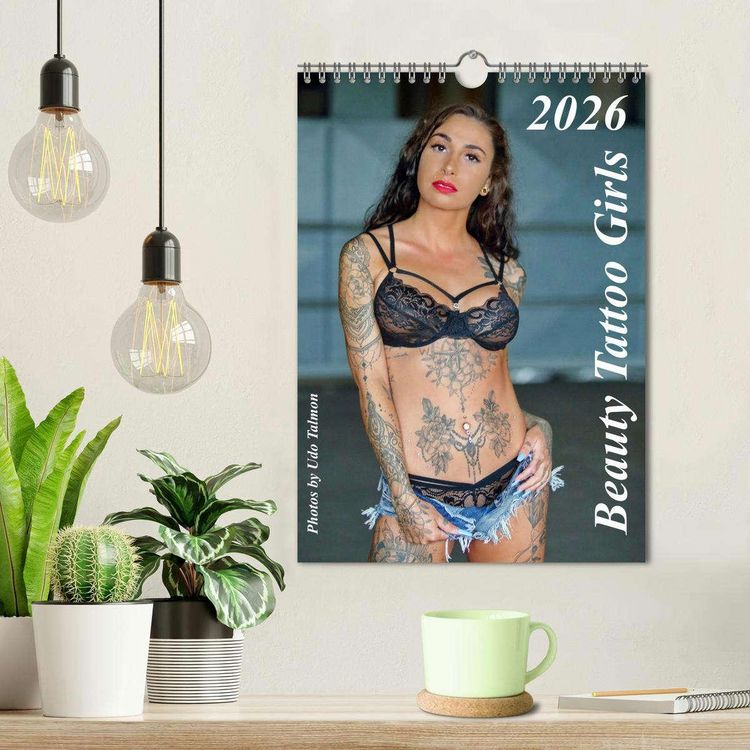 Produktbild: Beauty Tattoo Girls (Wandkalender 2026 DIN A4 hoch), CALVENDO Monatskalender