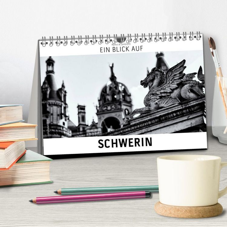 Produktbild: Ein Blick auf Schwerin (Tischkalender 2026 DIN A5 quer), CALVENDO Monatskalender
