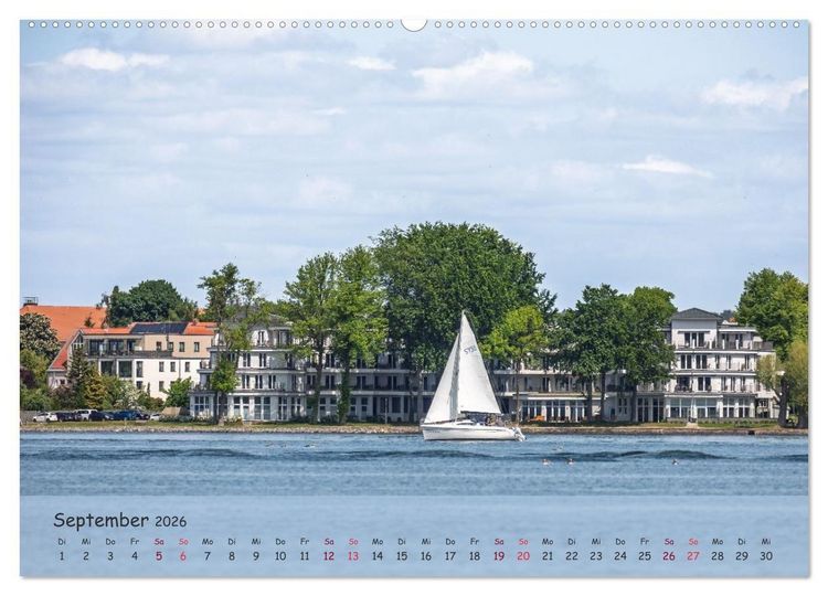 Produktbild: Zwischen See und Himmel - Waren (M&uuml;ritz) im Wandel der Jahreszeiten (Wandkalender 2026 DIN A2 quer), CALVENDO Monatskalender