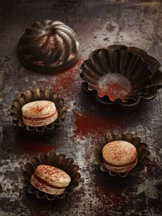 Produktbild: CALVENDO Puzzle Macarons mit Karamell und Kakao | 1000 Teile Lege-Gr&ouml;&szlig;e 64x48cm Foto-Puzzle f&uuml;r gl&uuml;ckliche Stunden