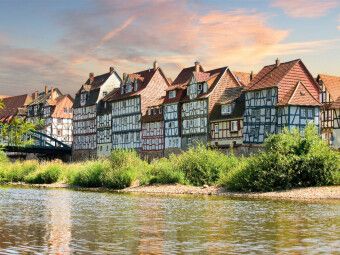 Produktbild: CALVENDO Puzzle Historische H&auml;userzeile an der Fulda | 1000 Teile Lege-Gr&ouml;&szlig;e 64x48cm Foto-Puzzle f&uuml;r gl&uuml;ckliche Stunden