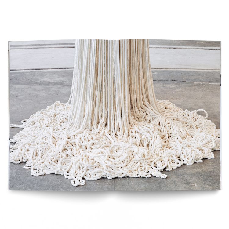 Produktbild: Sheila Hicks. a little bit of a lot of things