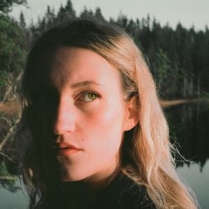 Produktbild: Under The Yew