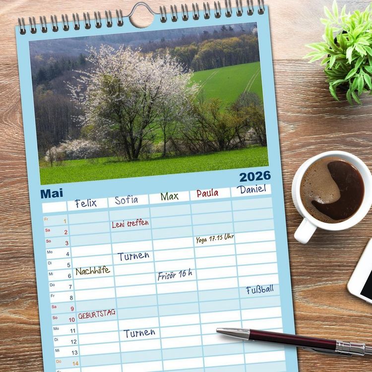 Produktbild: Familienplaner 2026 - B&auml;ume, der Atem der Natur mit 5 Spalten (Wandkalender, 21 x 45 cm) CALVENDO