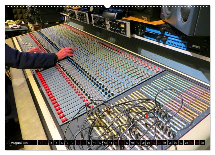 Produktbild: Tonstudio im Fokus (hochwertiger Premium Wandkalender 2026 DIN A2 quer), Kunstdruck in Hochglanz
