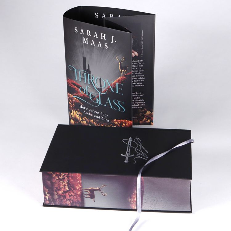 Produktbild: Throne of Glass &ndash; Herrscherin &uuml;ber Asche und Zorn