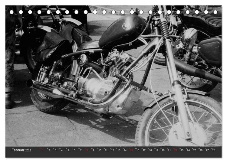 Produktbild: east Rider - Biker und Bikes aus der DDR (Tischkalender 2026 DIN A5 quer), CALVENDO Monatskalender