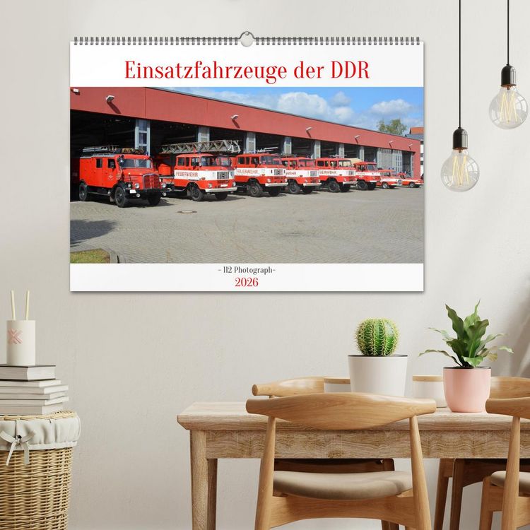 Produktbild: Einsatzfahrzeuge der DDR (Wandkalender 2026 DIN A2 quer), CALVENDO Monatskalender