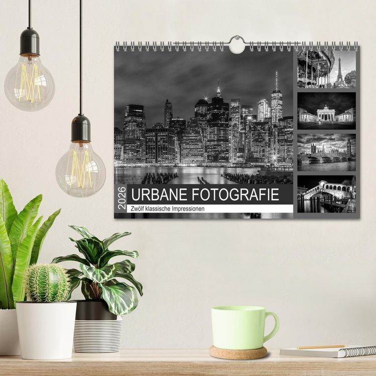 Produktbild: URBANE FOTOGRAFIE Zw&ouml;lf klassische Impressionen (Wandkalender 2026 DIN A4 quer), CALVENDO Monatskalender