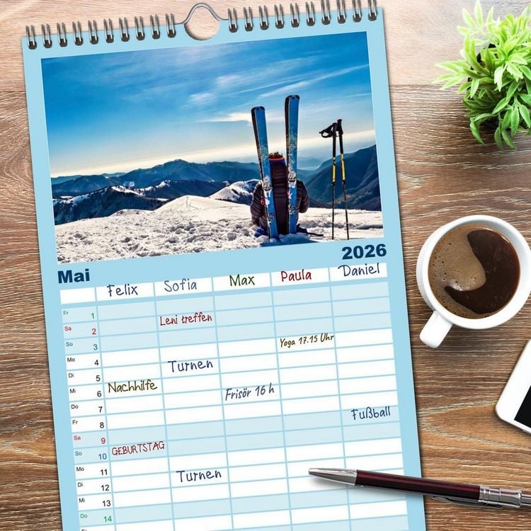 Produktbild: Familienplaner 2026 - Skimountaineering - Erobere die Berge im Winter mit 5 Spalten (Wandkalender, 21 x 45 cm) CALVENDO