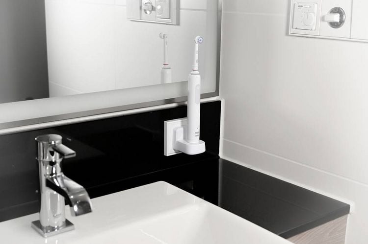 Produktbild: Proofvision TB Charge for Oral-B / Braun (ausgenommen iO & Pulsonic Serie) Ladeger&auml;t f&uuml;r elektrische Zahnb&uuml;rste 1 St. Wei&szlig;