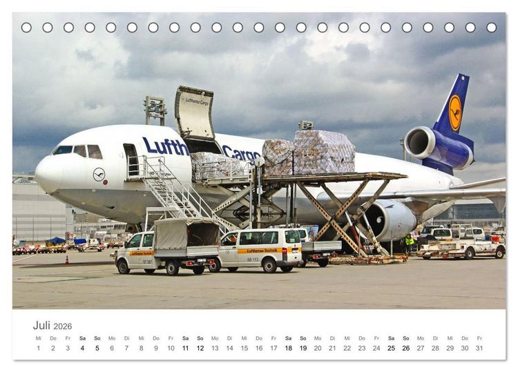 Produktbild: Gro&szlig;e und kleine Flieger am Flughafen (Tischkalender 2026 DIN A5 quer), CALVENDO Monatskalender