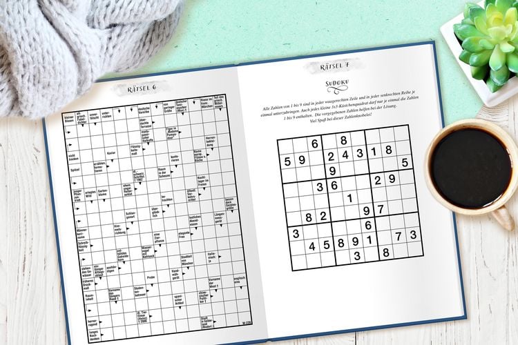 Produktbild: Deluxe R&auml;tselbuch/R&auml;tselblock mit extra gro&szlig;em Druck f&uuml;r Erwachsene und Senioren/Rentner im DIN A4-Format. Kreuzwortr&auml;tsel, Sudoku, Stradoku, R&auml;tselpyramide, Schwedenr&auml;tsel, uvm.