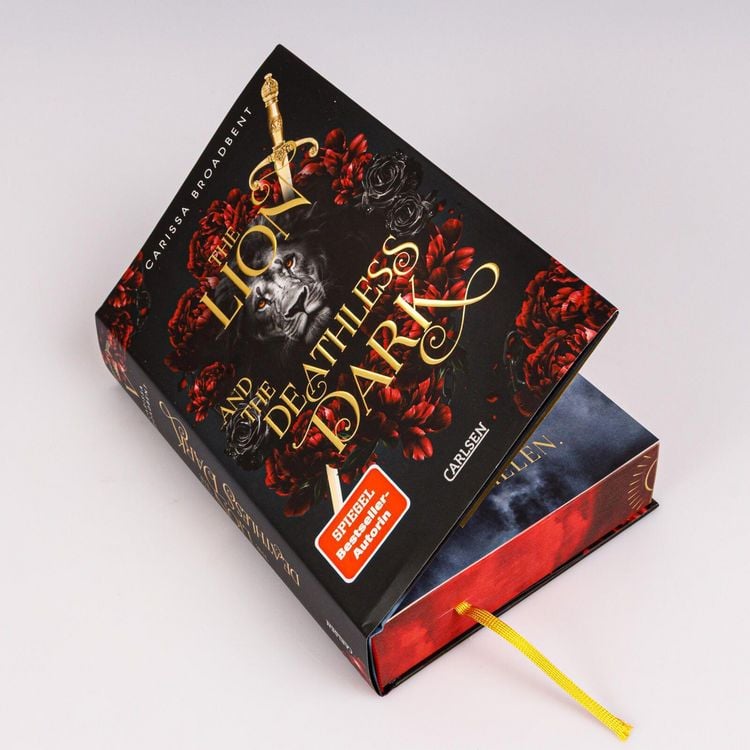 Produktbild: The Lion and the Deathless Dark (Crowns of Nyaxia 5)