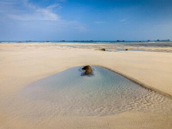 Produktbild: CALVENDO Puzzle Strand von Kerfissien in der Bretagne, Frankreich | 1000 Teile Lege-Gr&ouml;&szlig;e 64x48cm Foto-Puzzle f&uuml;r gl&uuml;ckliche Stunden