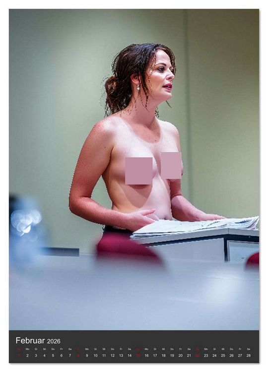 Produktbild: Frau Lehrerin zieht blank - sexy Frauen nackt im Klassenzimmer (Wandkalender 2026 DIN A2 hoch), CALVENDO Monatskalender