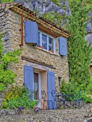 Produktbild: CALVENDO Puzzle Monieux, Provence | 1000 Teile Lege-Gr&ouml;&szlig;e 64x48cm Foto-Puzzle f&uuml;r gl&uuml;ckliche Stunden