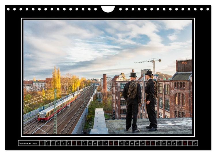 Produktbild: Schornsteinfeger &uuml;ber Berlin - Gl&uuml;ckseligkeit (Wandkalender 2026 DIN A4 quer), CALVENDO Monatskalender