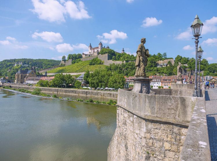 Produktbild: CALVENDO Puzzle Romantisches W&uuml;rzburg | 2000 Teile Lege-Gr&ouml;&szlig;e 90x67cm Foto-Puzzle f&uuml;r gl&uuml;ckliche Stunden