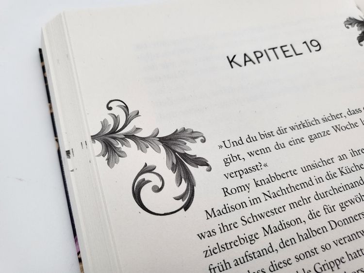Produktbild: A Whispered Curse