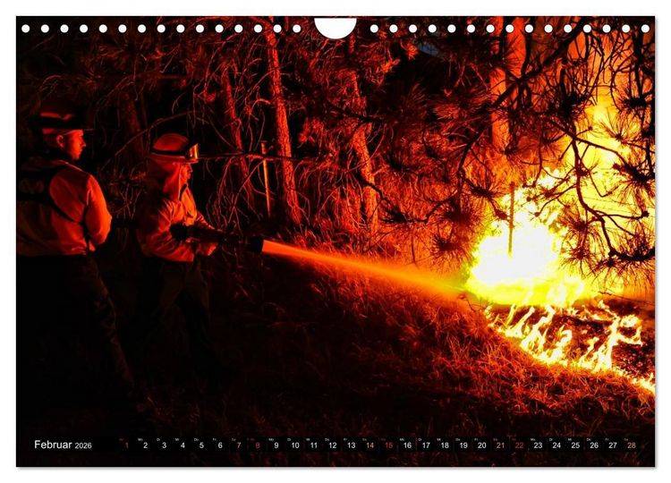 Produktbild: Feuerwehr - Leben mit der Gefahr (Wandkalender 2026 DIN A4 quer), CALVENDO Monatskalender