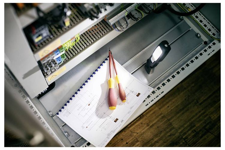 Produktbild: Brennenstuhl LED Handlampe HL 201 A 250 lm 1175430020