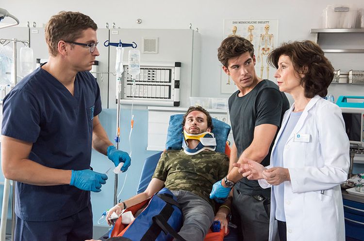 Produktbild: In aller Freundschaft - Die jungen &Auml;rzte - Staffel 4.2/Folgen 145-168 [8 DVDs]