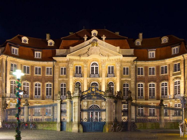 Produktbild: CALVENDO Puzzle Der Erbdrostenhof wurde 1753 bis 1757 erbaut. Er ist Teil der Barockinsel an der Salzstra&szlig;e | 1000 Teile Lege-Gr&ouml;&szlig;e 64x48cm Foto-Puzzle f&uuml;r gl&uuml;ckliche Stunden