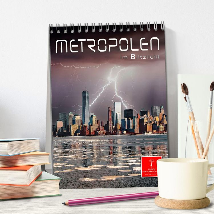 Produktbild: Metropolen im Blitzlicht (Tischkalender 2026 DIN A5 hoch), CALVENDO Monatskalender