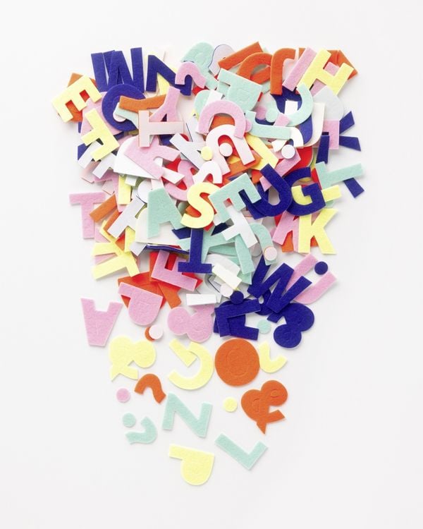 Produktbild: Folia Filz-Sticker LETTERS, 190 St&uuml;ck in 5 verschiedenen Farben, Buchstaben-Aufkleber zum Verzieren und Dekorieren