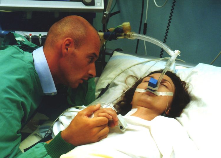 Produktbild: In aller Freundschaft - Die jungen Ärzte - Staffel 1.2/Folgen 22-42 [7 DVDs]