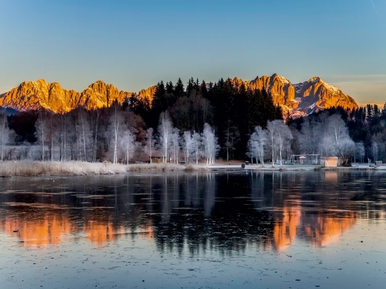 Produktbild: CALVENDO Puzzle Der Schwarzsee ist bereits zugefrohren | 1000 Teile Lege-Gr&ouml;&szlig;e 64 &times; 48 cm Foto-Puzzle f&uuml;r gl&uuml;ckliche Stunden