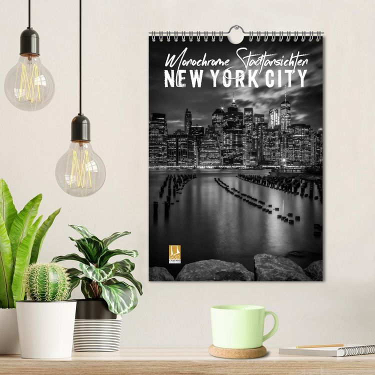Produktbild: NEW YORK CITY Monochrome Stadtansichten (Wandkalender 2026 DIN A4 hoch), CALVENDO Monatskalender