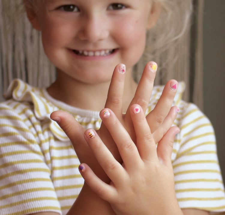 Produktbild: Krabbelk&auml;fer Fingernagel-Tattoos