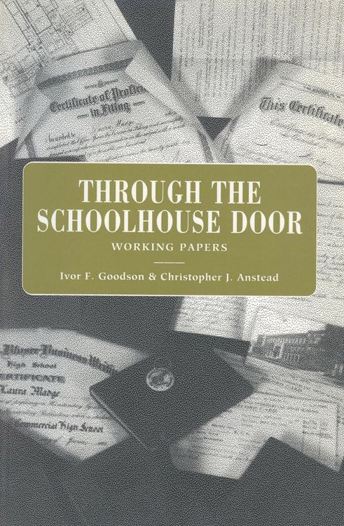 Produktbild: Through the Schoolhouse Door