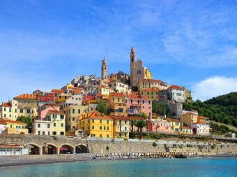 Produktbild: CALVENDO Puzzle Strand und Altstadt von Cervo | 1000 Teile Lege-Gr&ouml;&szlig;e 64x48cm Foto-Puzzle f&uuml;r gl&uuml;ckliche Stunden