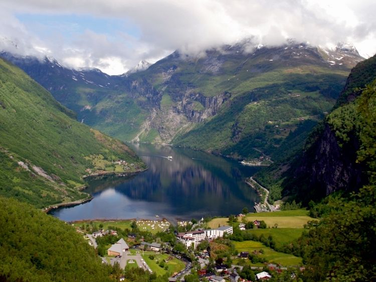 Produktbild: CALVENDO Puzzle Geiranger Fjord, Norwegen | 1000 Teile Lege-Gr&ouml;&szlig;e 64x48cm Foto-Puzzle f&uuml;r gl&uuml;ckliche Stunden